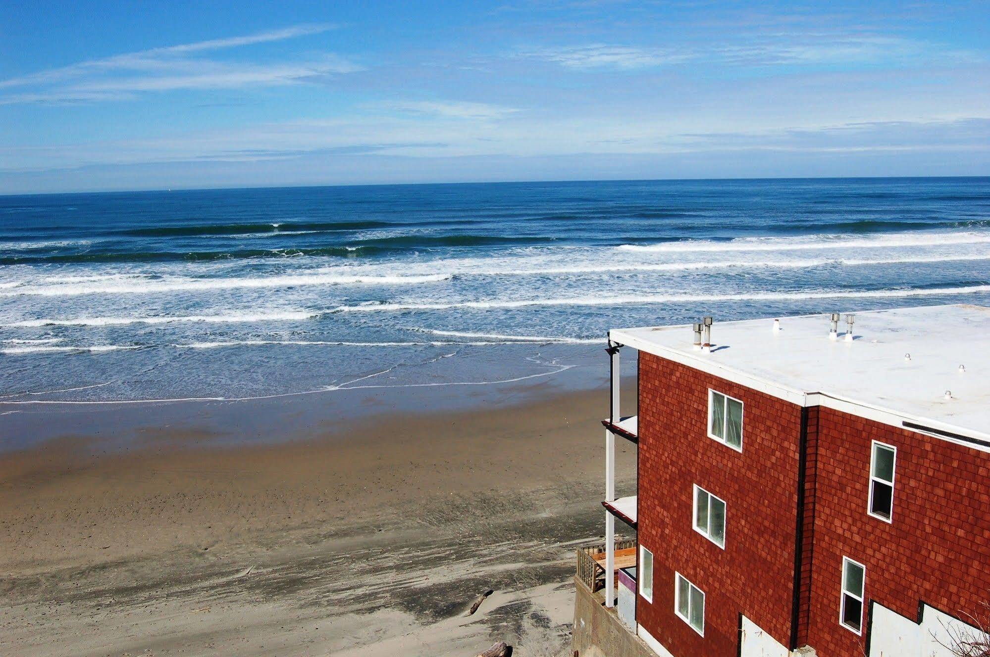 Beachfront Manor Hotel Lincoln City Bagian luar foto