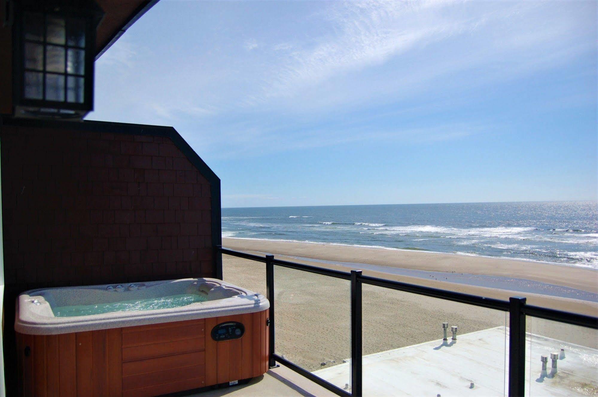 Beachfront Manor Hotel Lincoln City Bagian luar foto